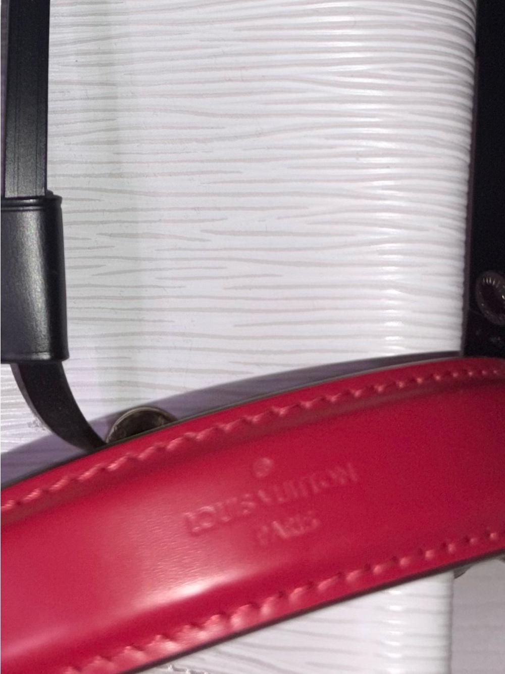 Louis Vuitton White Epi Leather Bucket Bag with Red Top Handle - Picture 2 of 8